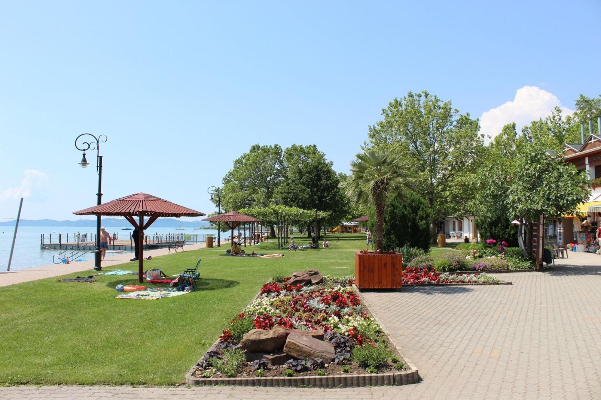 Admiral Apartman Csopak Exterior foto